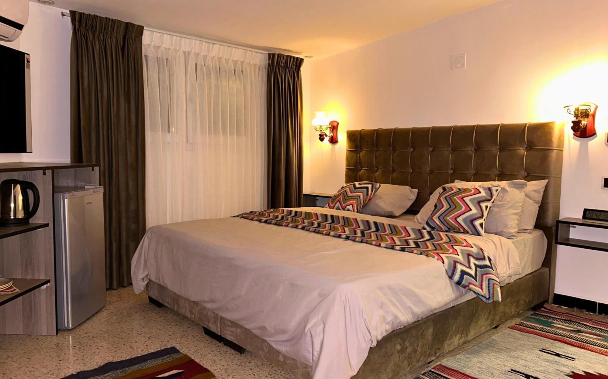 Celestia Boutique Inn - Boutique Stay Overlooking Jerash Ruins 제라시 객실 사진