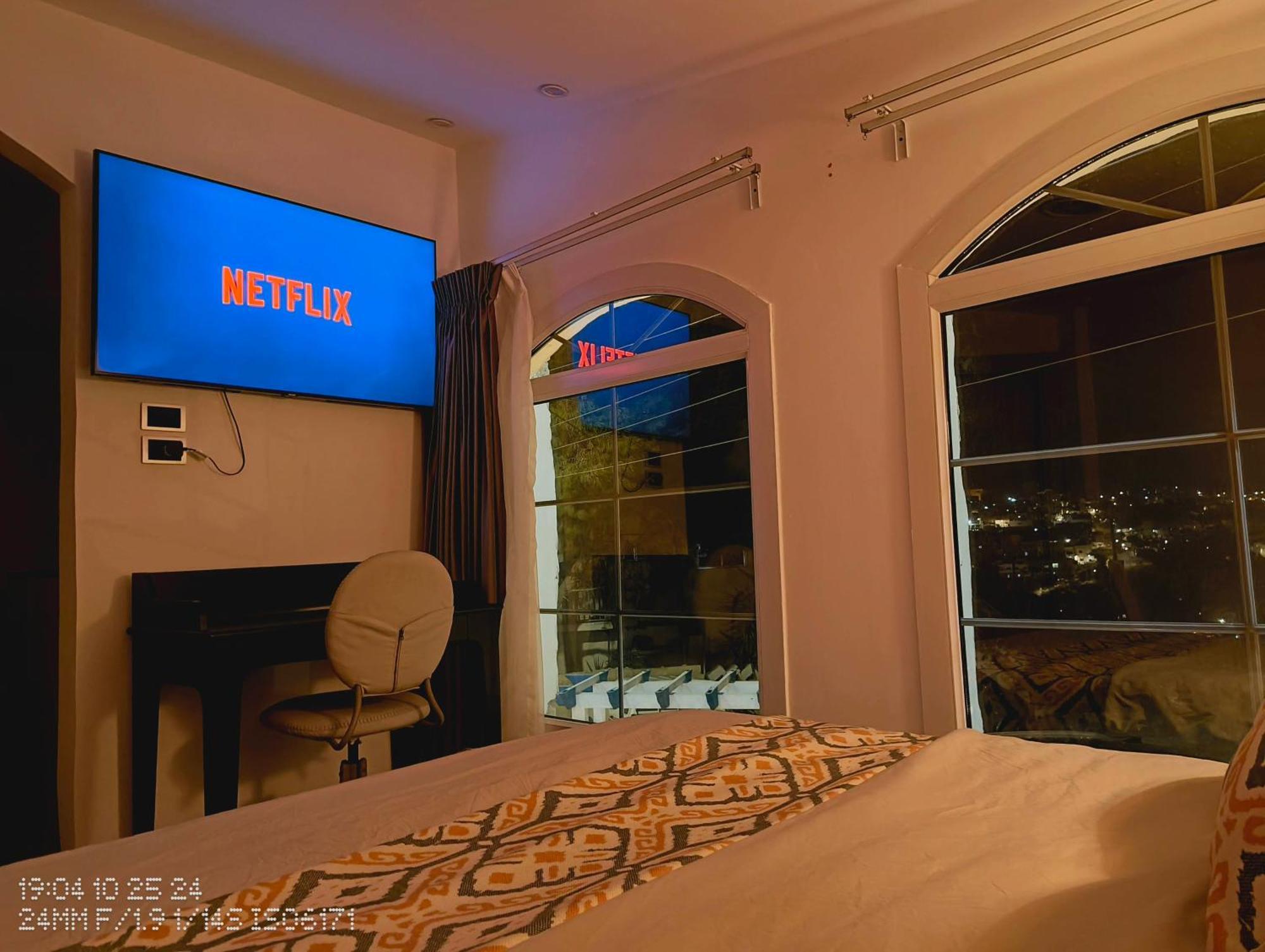 Celestia Boutique Inn - Boutique Stay Overlooking Jerash Ruins 제라시 외부 사진