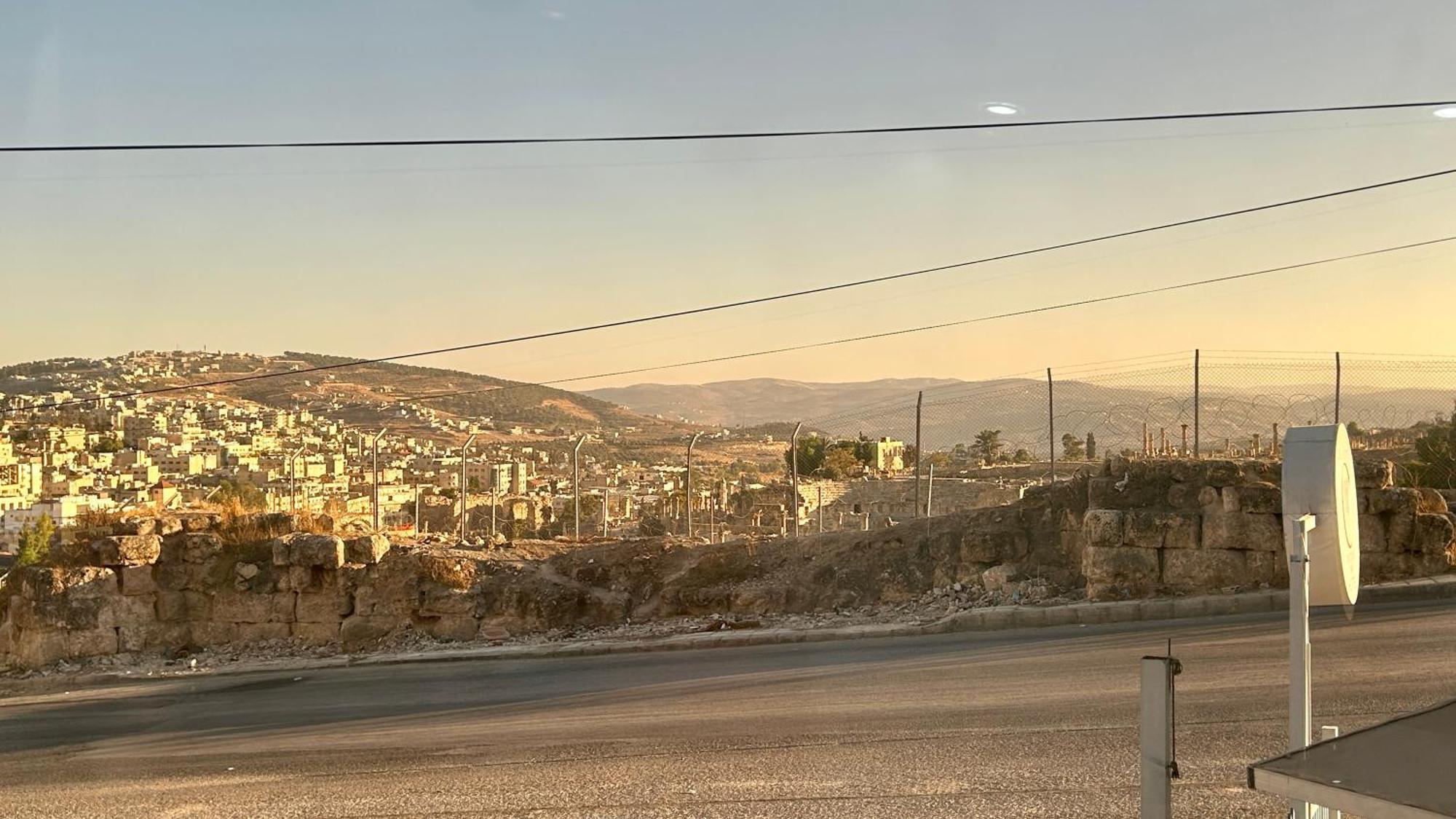 Celestia Boutique Inn - Boutique Stay Overlooking Jerash Ruins 제라시 외부 사진